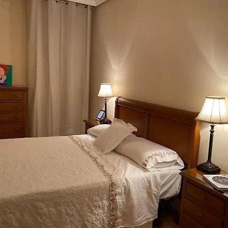 Lovely 2 Bedrooms Apartment Main Square Plasencia Exterior photo