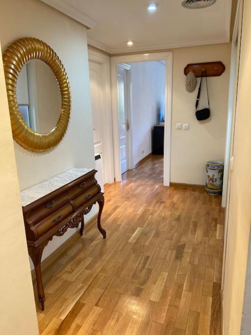 Apartment Lovely 2 Bedrooms Main Square