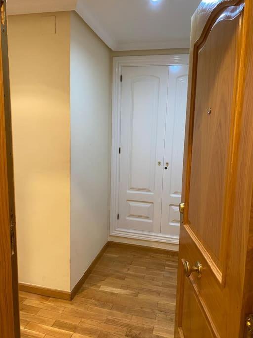 Lovely 2 Bedrooms Main Square Apartment Plasencia
