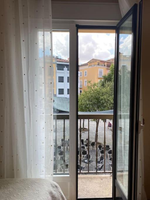 Lovely 2 Bedrooms Main Square *